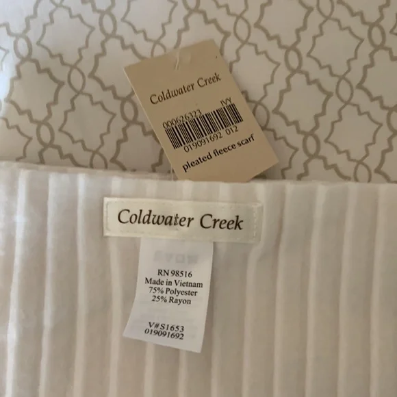 White Coldwater Creek Scarf - Picture 2 of 3
